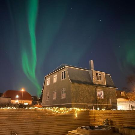 Lovely Studio Apartment With Hot Tub Reykjavik Exterior photo