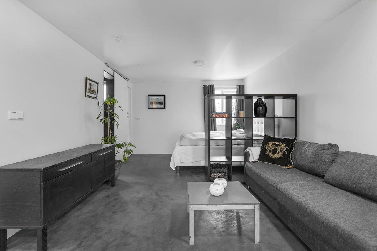 Lovely Studio Apartment With Hot Tub Reykjavik Exterior photo